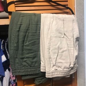 Old Navy Linen Carpi pair for sale!